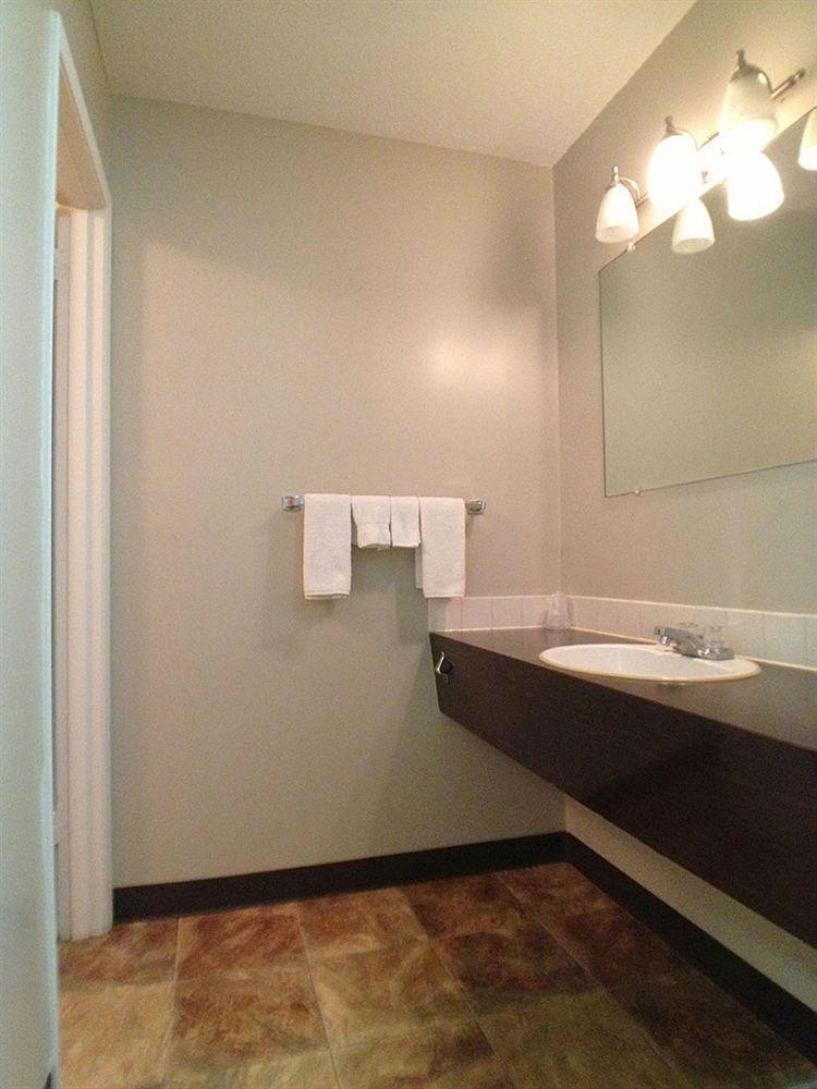 Galaxy Motel St. Paul Экстерьер фото