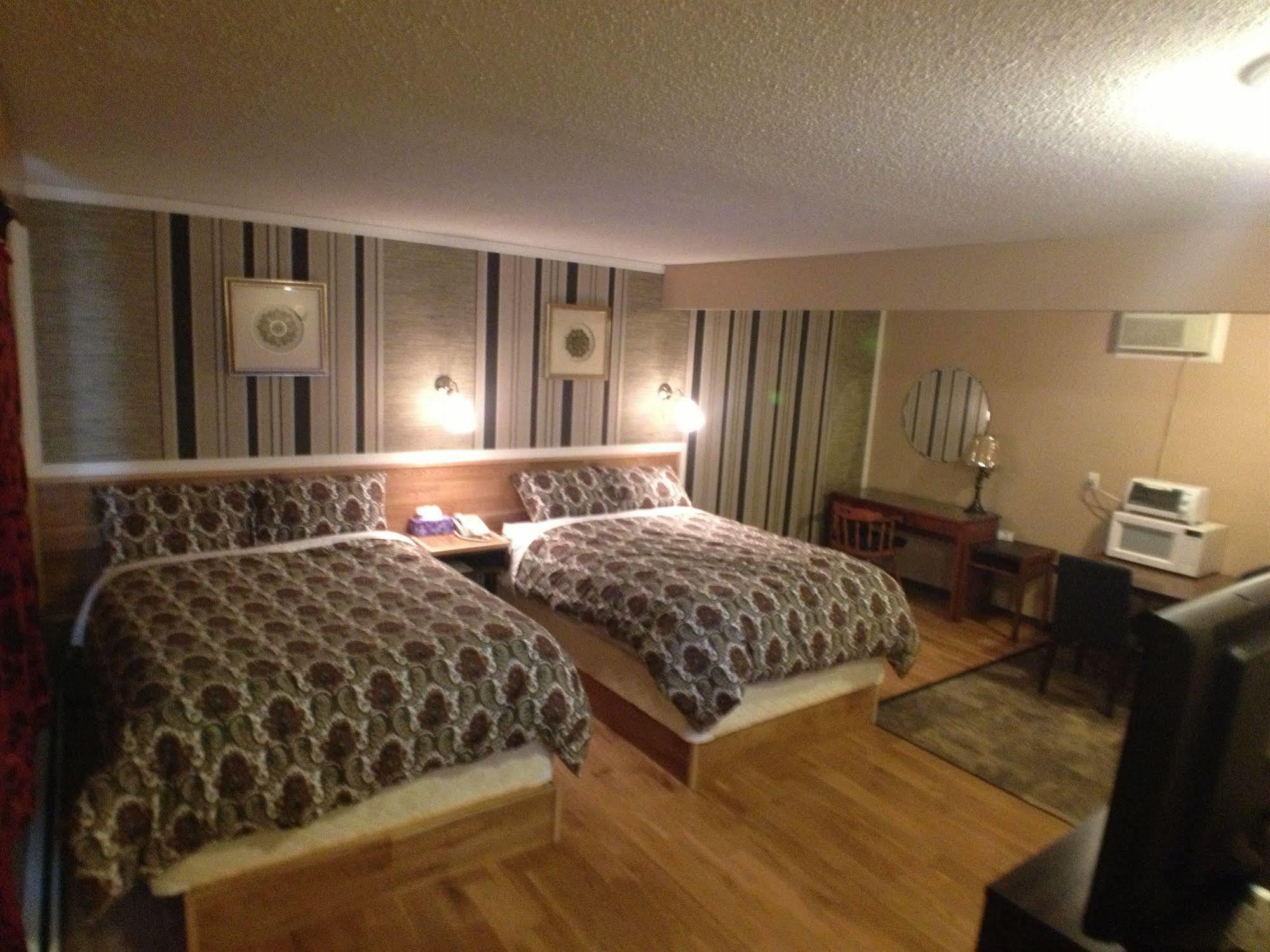Galaxy Motel St. Paul Экстерьер фото