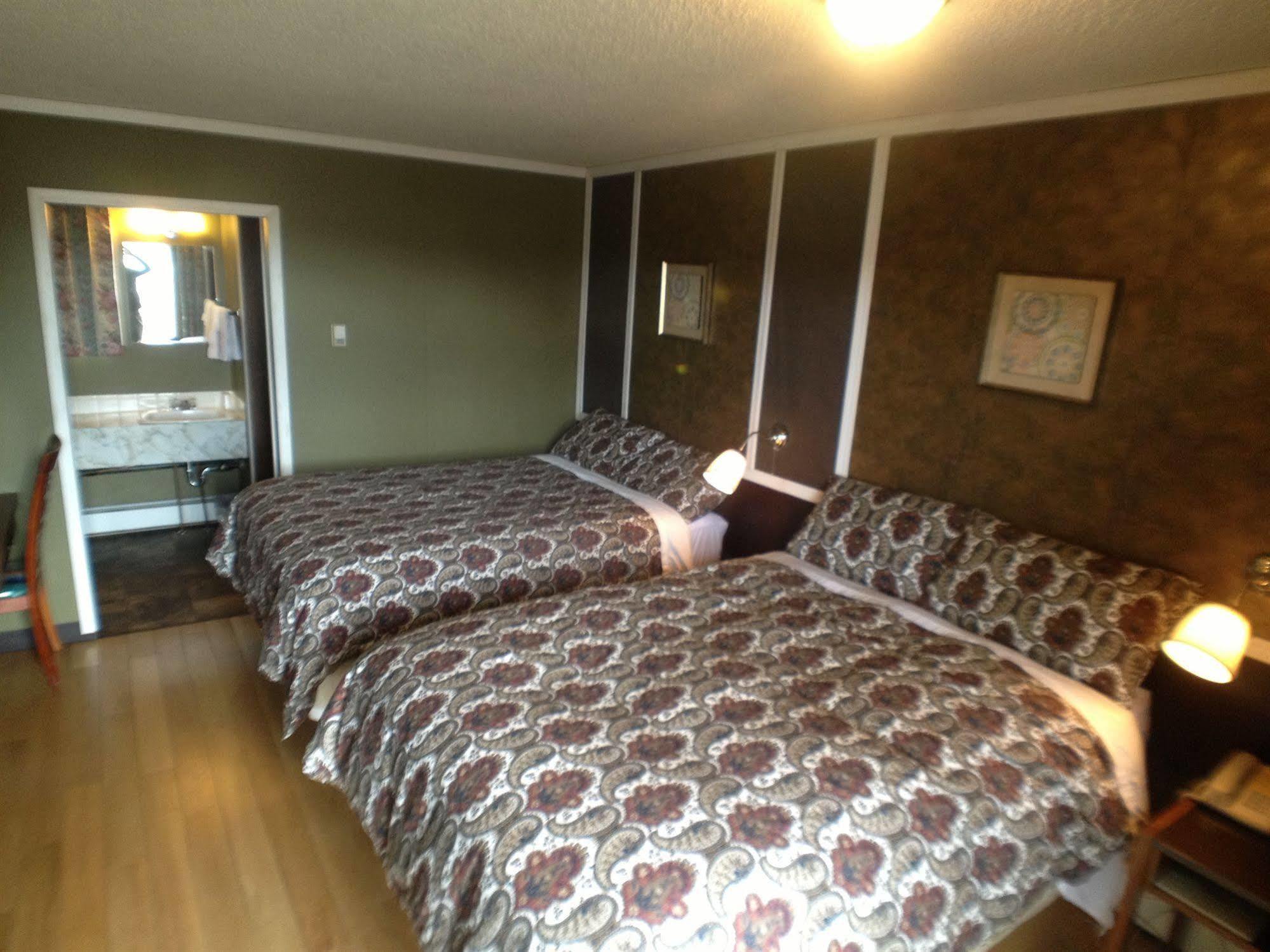 Galaxy Motel St. Paul Экстерьер фото