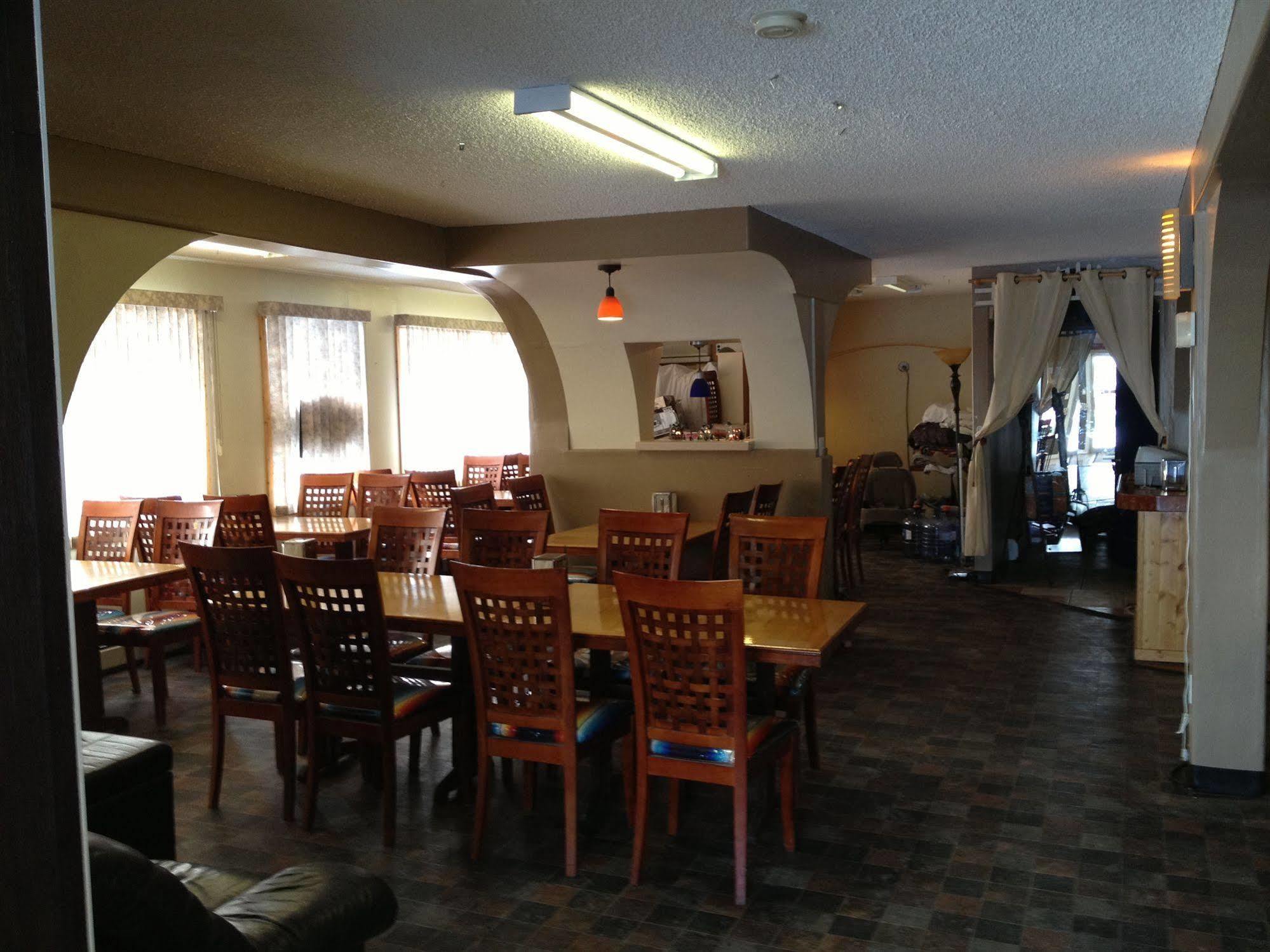 Galaxy Motel St. Paul Экстерьер фото