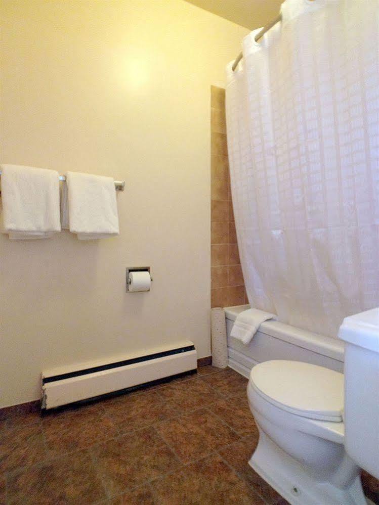 Galaxy Motel St. Paul Экстерьер фото